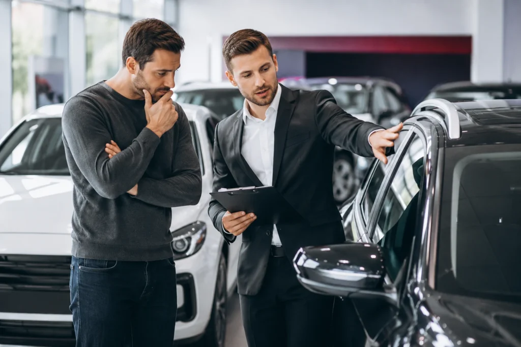 Inspección precompra de un coche de segunda mano en un concesionario antes de la compra en Murcia.