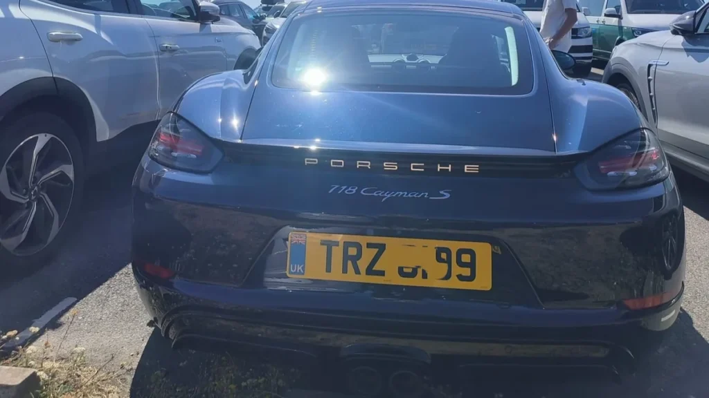 Porsche 718 Cayman S fotografiado durante un viaje por Inglaterra