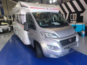 Autocaravana de segunda mano durante una inspeccion precompra